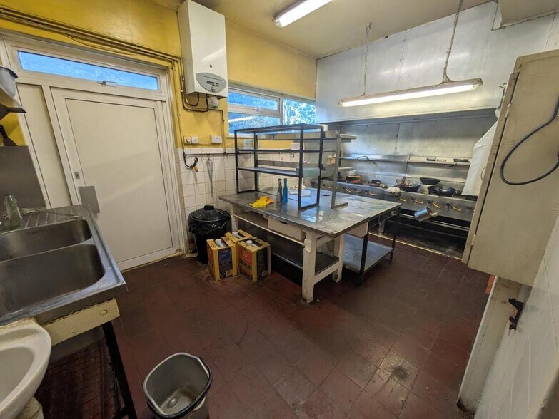 7 Creswell Corner, Woking en venta - Foto del edificio - Imagen 3 de 4