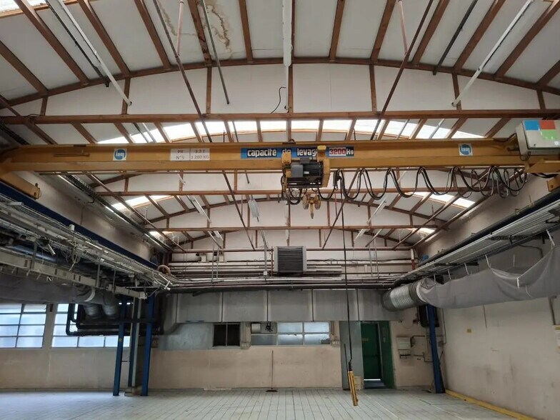 Nave en Oyonnax en venta - Foto del interior - Imagen 3 de 7