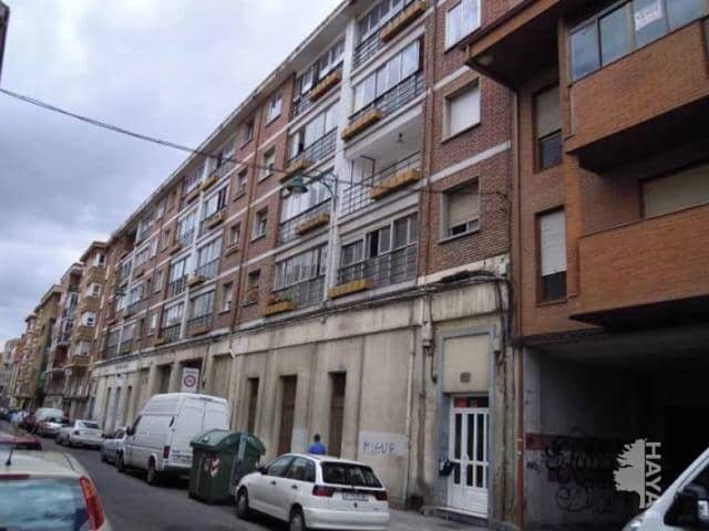 Local en León, León en venta - Foto del edificio - Imagen 2 de 16