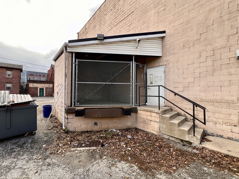 1621 Forbes Ave, Pittsburgh, PA en alquiler - Foto del edificio - Imagen 3 de 11