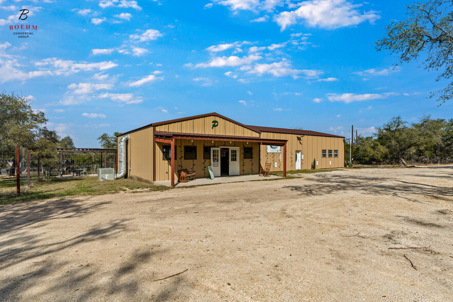 11490 Rebecca Creek Rd, Spring Branch, TX en venta - Foto principal - Imagen 1 de 58