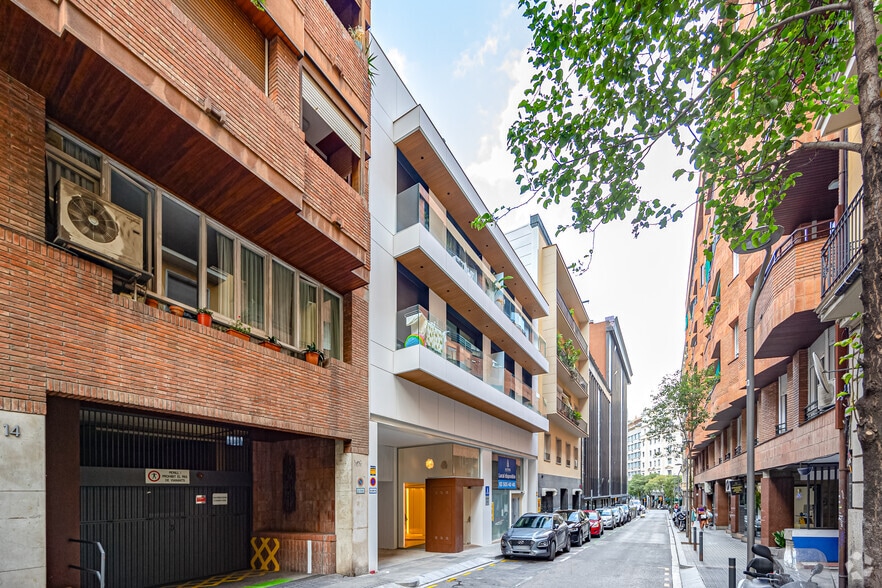 Carrer d'Alfons XII, 10, Barcelona, Barcelona en alquiler - Foto del edificio - Imagen 2 de 3