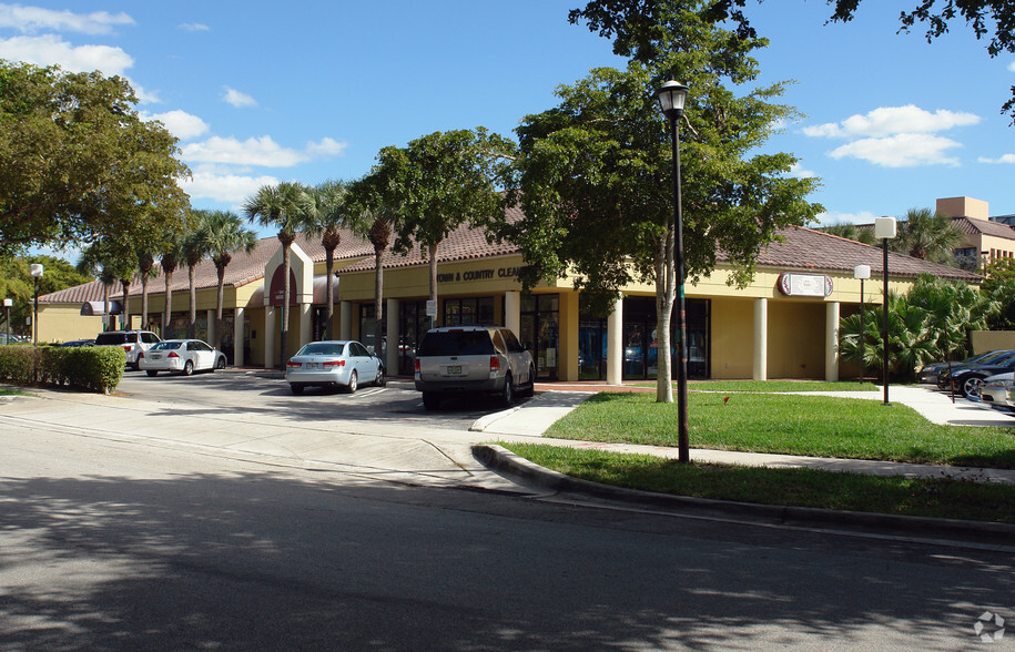 15503-15509 Bull Run Rd, Hialeah, FL en alquiler - Foto del edificio - Imagen 2 de 2