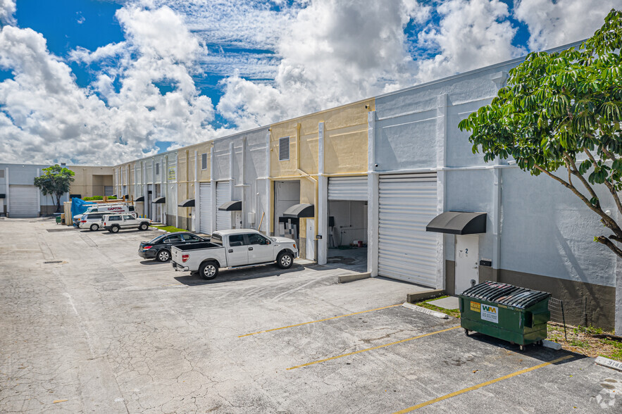 1975-1981 S Park Rd, Hallandale, FL en alquiler - Foto del edificio - Imagen 1 de 19