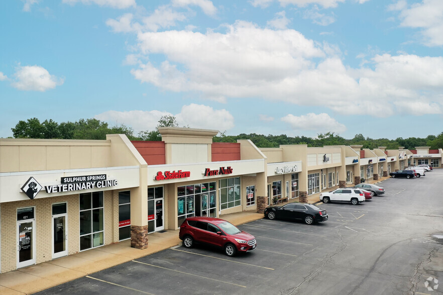 621-703 Big Bend Rd, Manchester, MO en alquiler - Foto del edificio - Imagen 1 de 3