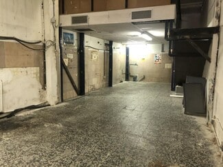 Más detalles de Calle Eduardo Requenas, 12, Madrid - Edificio residencial​ en venta