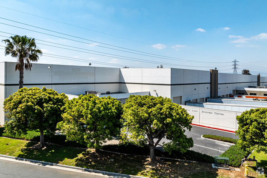 10888 San Sevaine Way, Jurupa Valley, CA en alquiler - Foto del edificio - Imagen 1 de 7