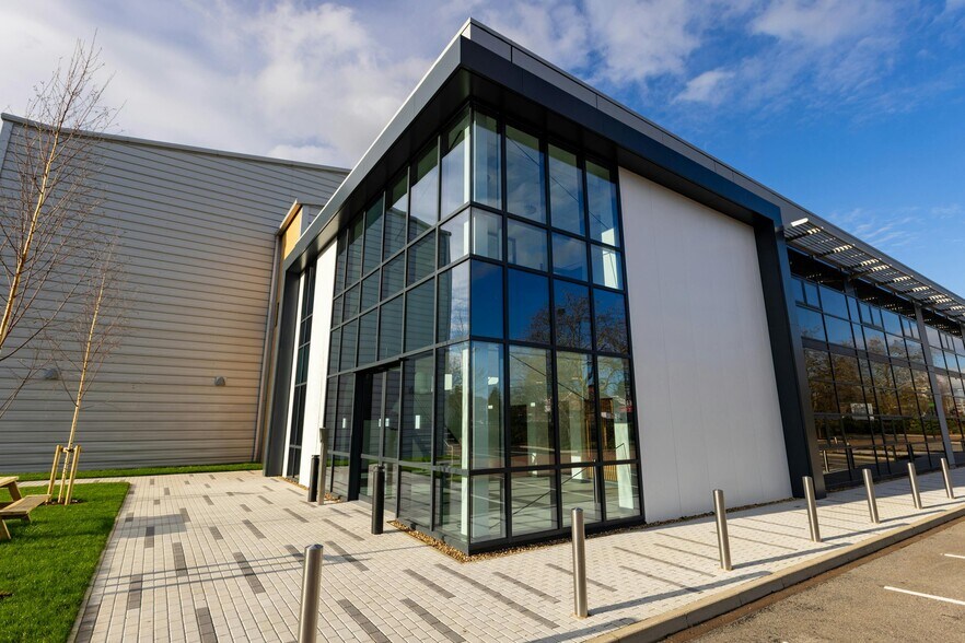 Millington Rd, Hayes en alquiler - Foto del edificio - Imagen 3 de 17