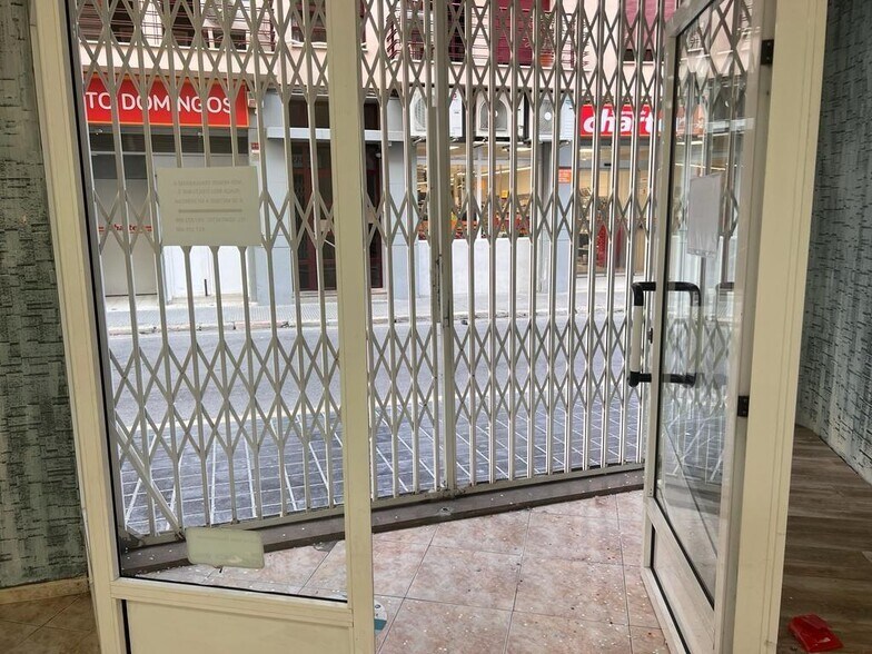 Local en Llíria en venta - Foto del edificio - Imagen 3 de 7