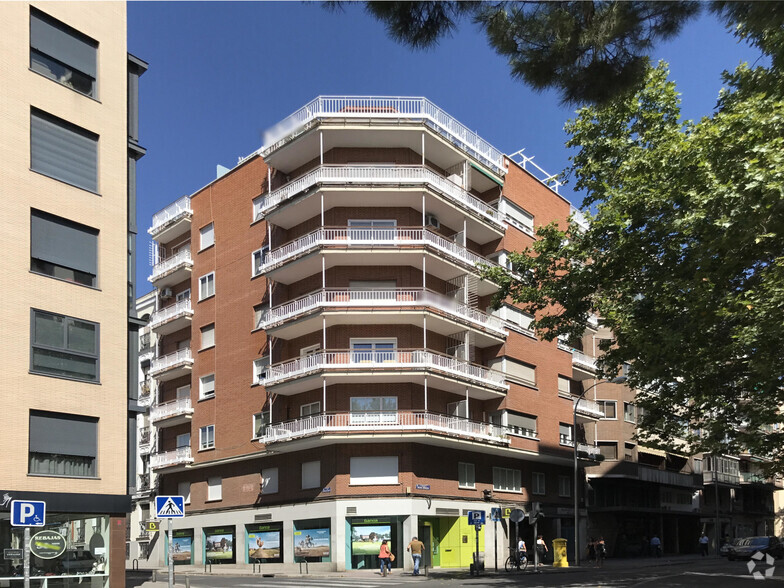 Calle Infanta Mercedes, Madrid, Madrid en venta - Foto principal - Imagen 1 de 2