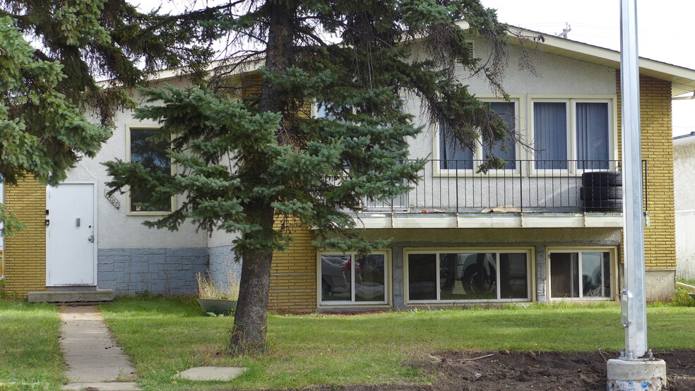 13007 83rd St NW, Edmonton, AB en venta - Foto del edificio - Imagen 1 de 10