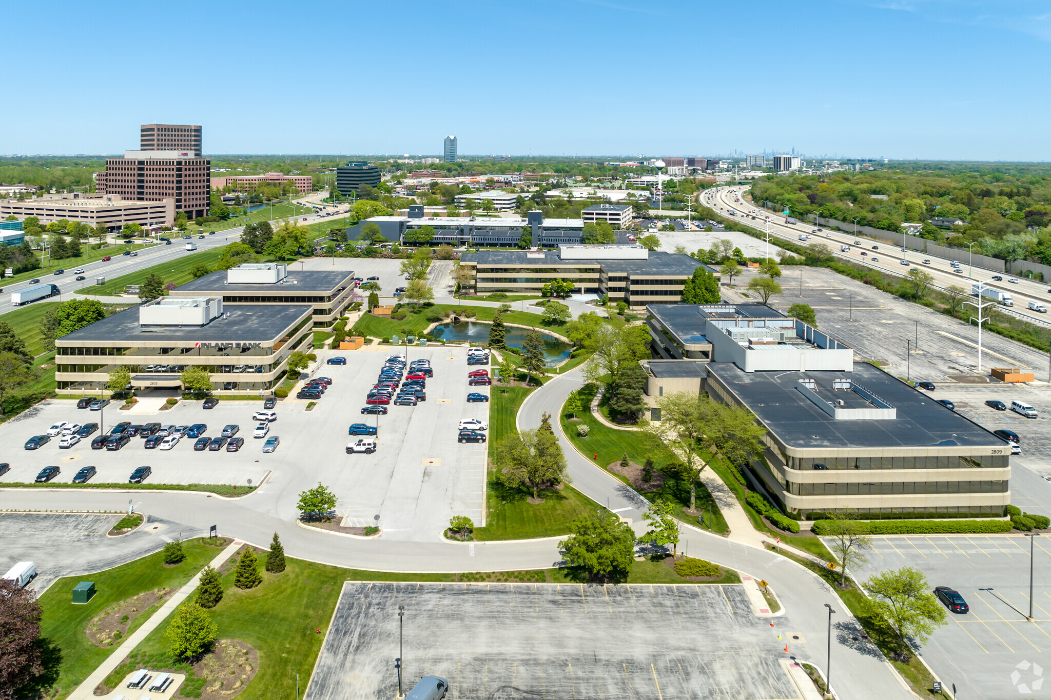 Oak Brook Office Center Portfolio cartera de 4 inmuebles en venta en LoopNet.es Foto principal- Imagen 1 de 4