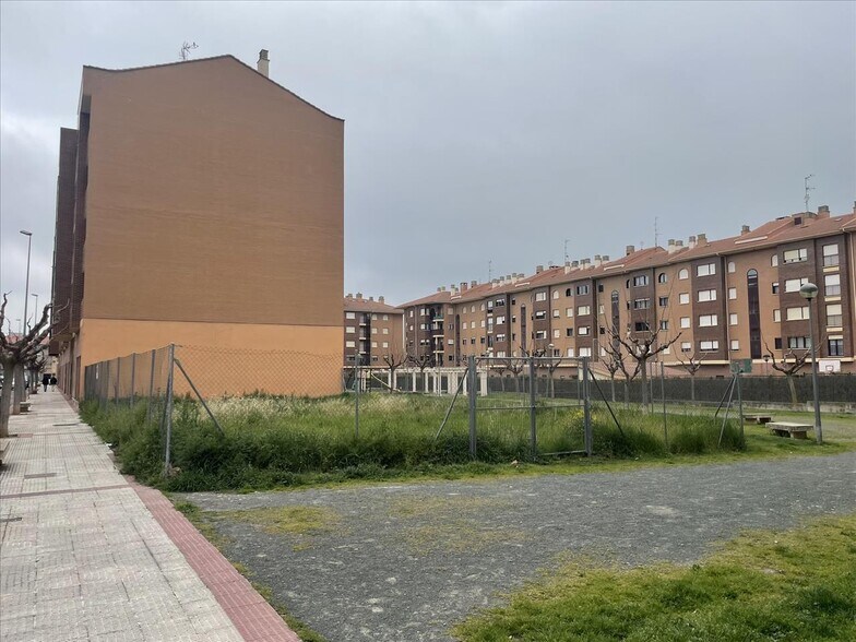 Terreno en Santo Domingo de la Calzada en venta - Foto del edificio - Imagen 2 de 12