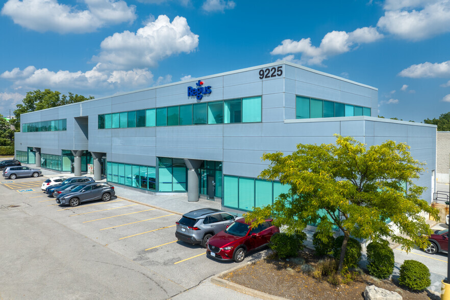 9225 Leslie St, Richmond Hill, ON en alquiler - Foto del edificio - Imagen 1 de 5