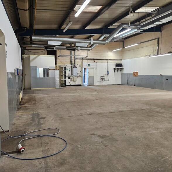 5 Crompton Rd, Glenrothes en alquiler - Foto del edificio - Imagen 2 de 12