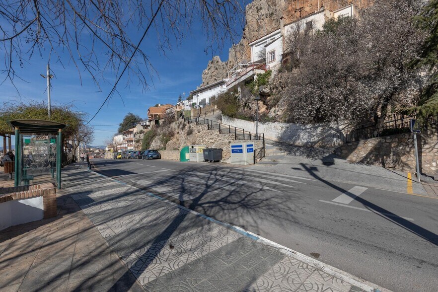 Calle Solana de la Mora, 4, Cogollos de la Vega, Granada en venta - Foto del edificio - Imagen 3 de 17
