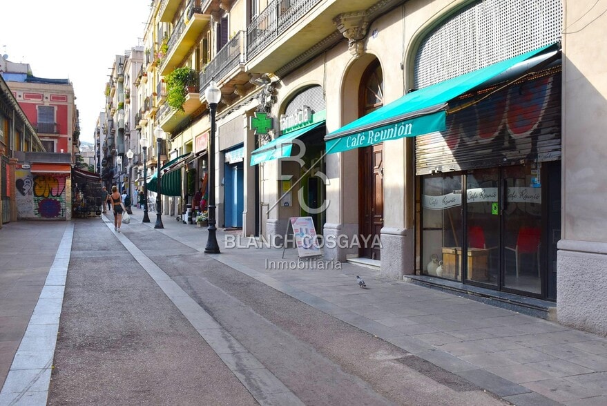 Edificio residencial en Barcelona, Barcelona en venta - Foto del edificio - Imagen 2 de 3