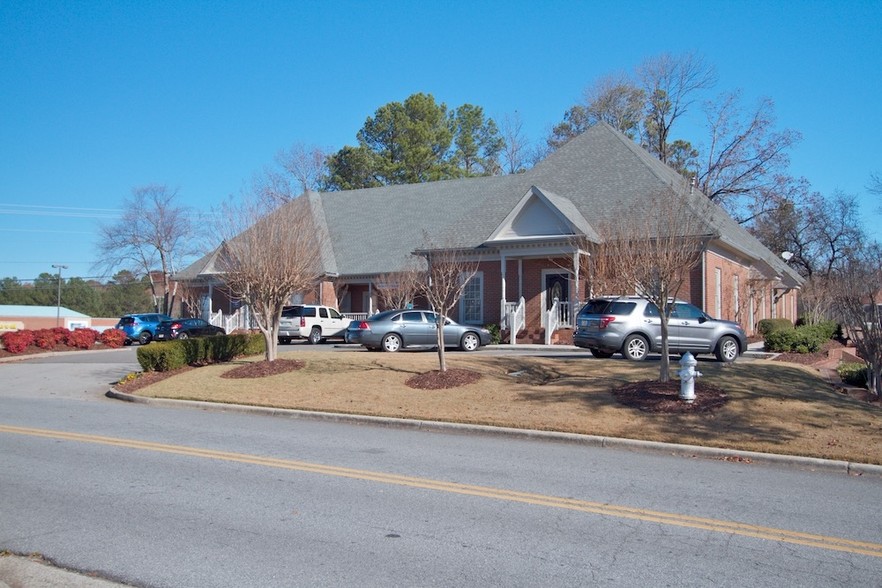 4046 Wetherburn Way, Peachtree Corners, GA en alquiler - Foto del edificio - Imagen 2 de 4