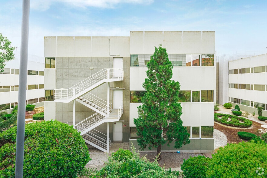 Ronda Poniente, 2, Tres Cantos, Madrid en alquiler - Foto del edificio - Imagen 3 de 5