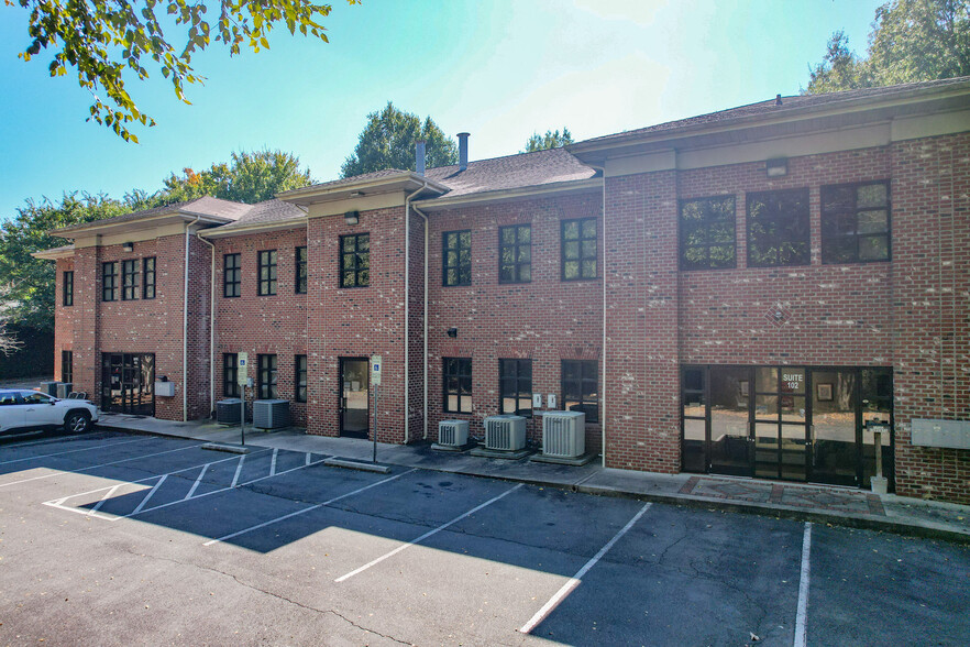 5500 W Friendly Ave, Greensboro, NC en alquiler - Foto del edificio - Imagen 3 de 6