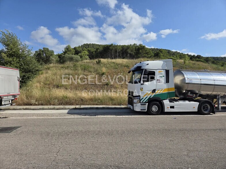 Terreno en Castellví de Rosanes, Barcelona en venta - Foto del edificio - Imagen 2 de 5