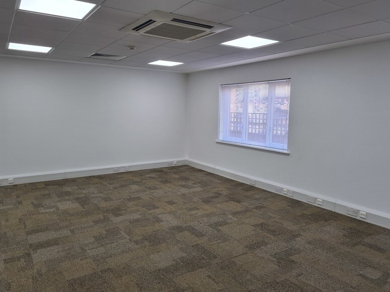 2-5 Faraday Rd, Guildford en alquiler - Foto del interior - Imagen 2 de 3