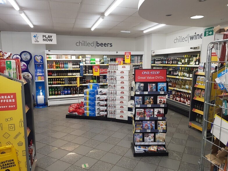 24 Sycamore Dr, Salisbury en venta - Foto del edificio - Imagen 2 de 3