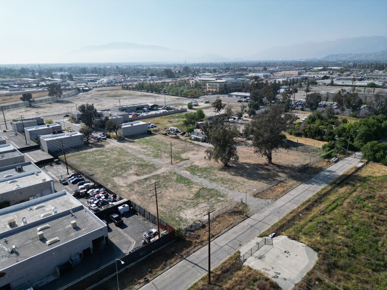 451 S Berkeley Ave, San Bernardino, CA en alquiler - Foto del edificio - Imagen 3 de 8