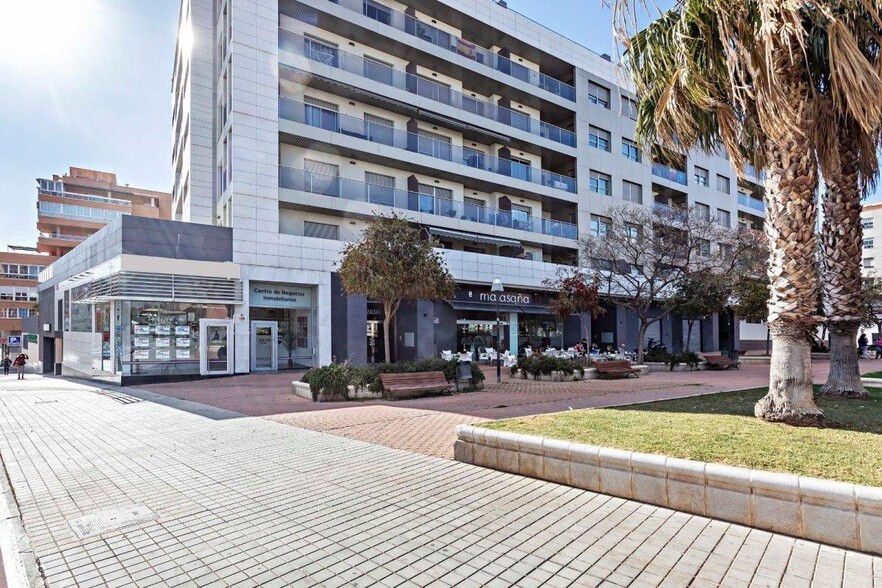 Local en Almería, Almería en alquiler - Foto del edificio - Imagen 1 de 3