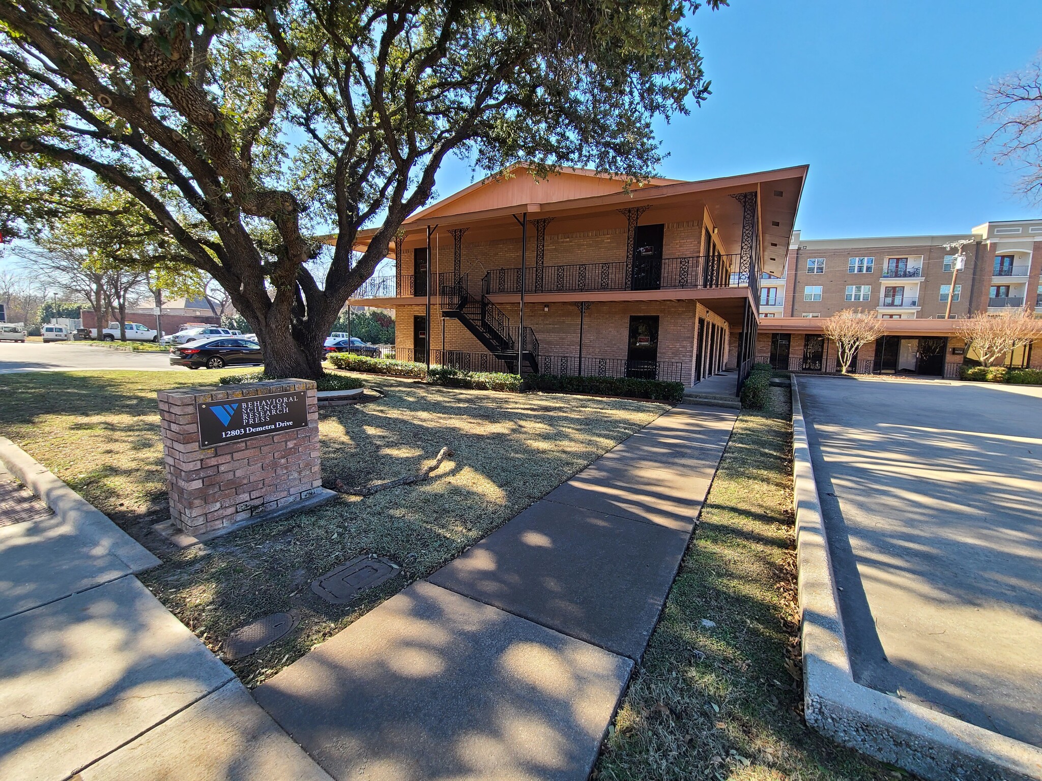 12803 Demetra Dr, Farmers Branch, TX en alquiler Foto del edificio- Imagen 1 de 23