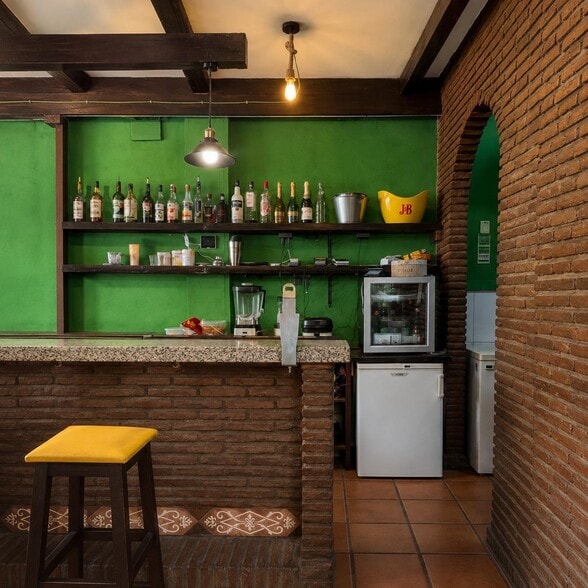 Local en Benalmádena, Málaga en alquiler - Foto del edificio - Imagen 2 de 7