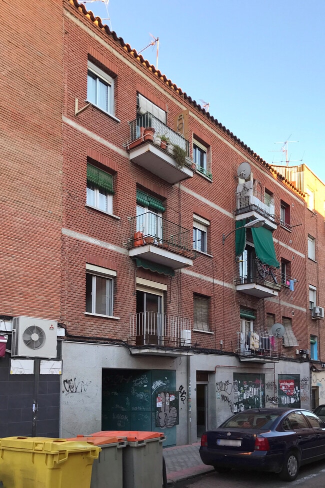 Más detalles de Calle Del Espinar, 33, Madrid - Edificio residencial​ en venta