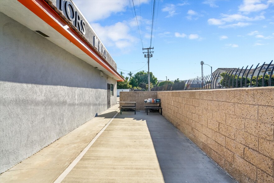 15002 Clark Ave, Hacienda Heights, CA en alquiler - Foto del edificio - Imagen 2 de 58