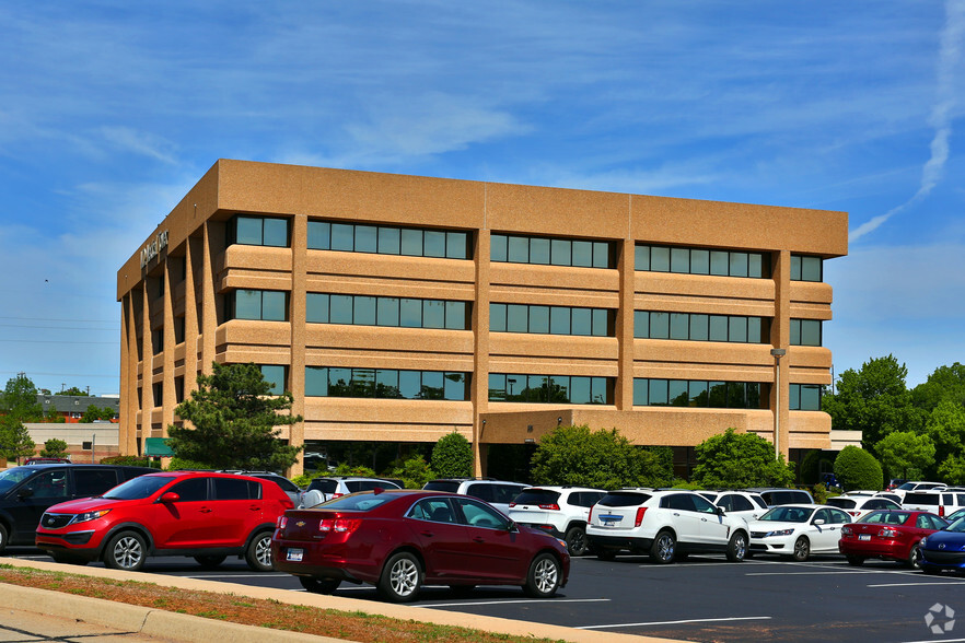 8121 National Ave, Oklahoma City, OK en alquiler - Foto del edificio - Imagen 3 de 3