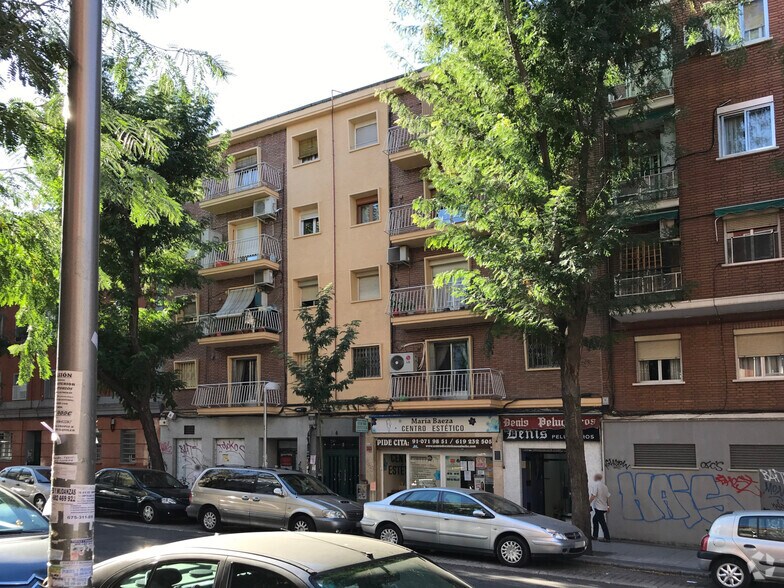 Edificio residencial en Madrid, Madrid en venta - Foto del edificio - Imagen 2 de 2