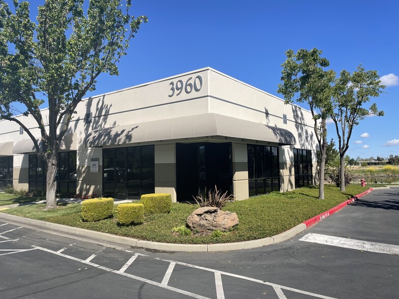 3960 Industrial Blvd, West Sacramento, CA en alquiler - Foto del edificio - Imagen 3 de 4