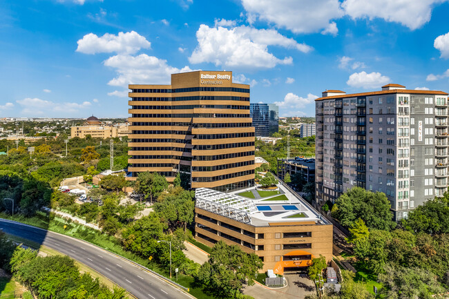 Más detalles para 3100 McKinnon St, Dallas, TX - Oficina en alquiler