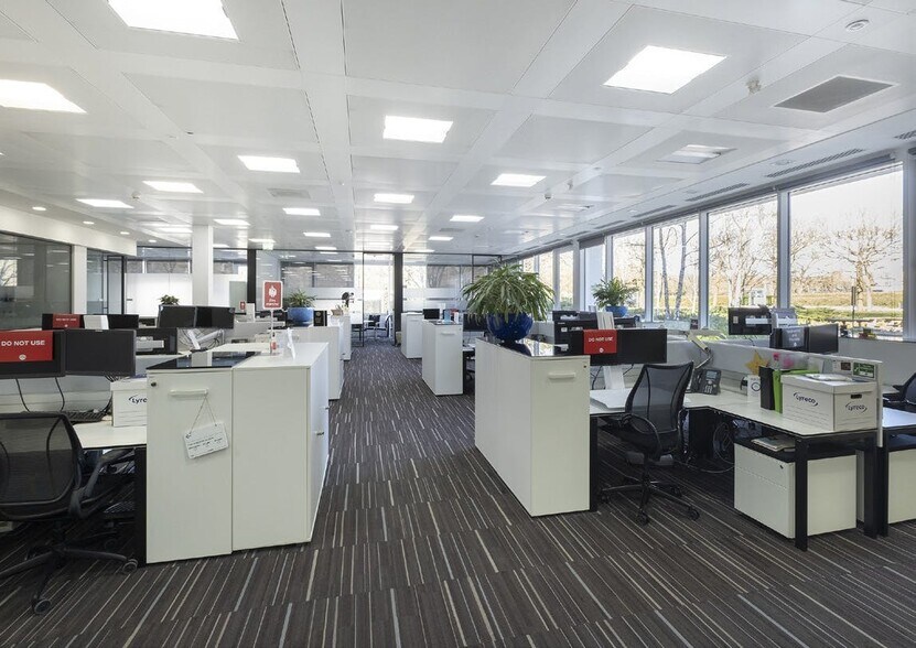 1 Longwalk Rd, Uxbridge en alquiler - Foto del interior - Imagen 2 de 8