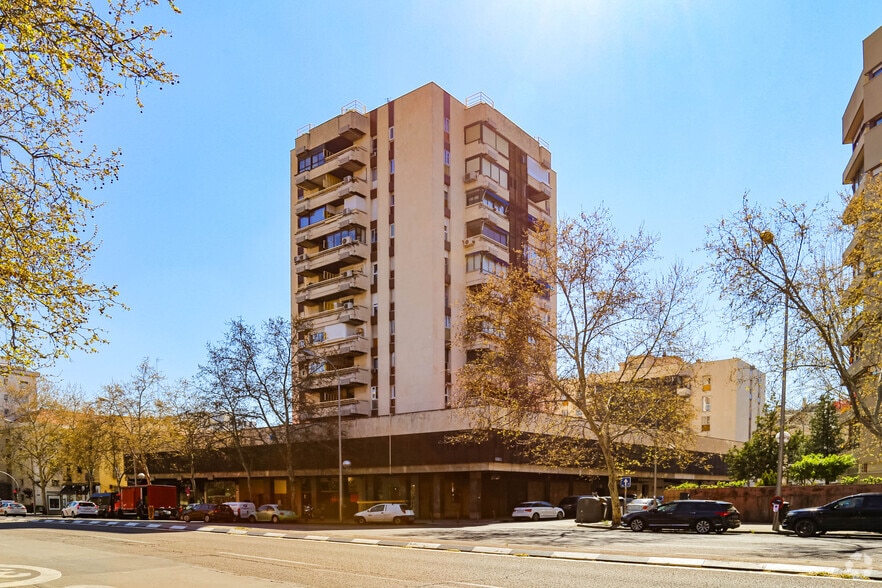Avenida de Alberto Alcocer, 32, Madrid, Madrid en venta - Foto del edificio - Imagen 2 de 4
