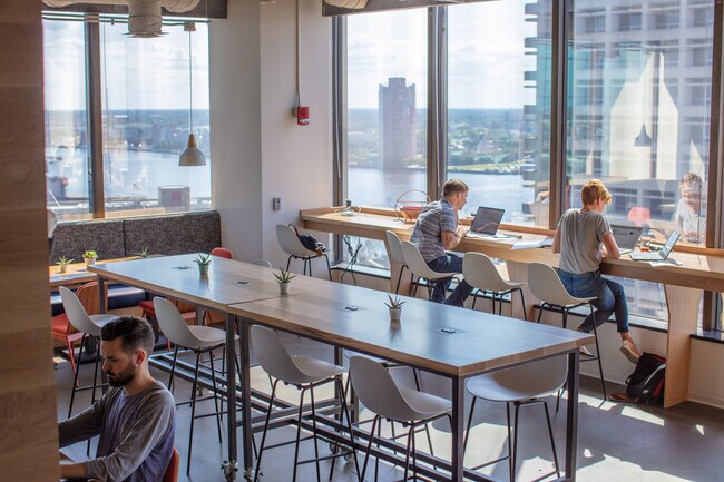 Más detalles de 500 E Main St, Norfolk, VA - Coworking en alquiler