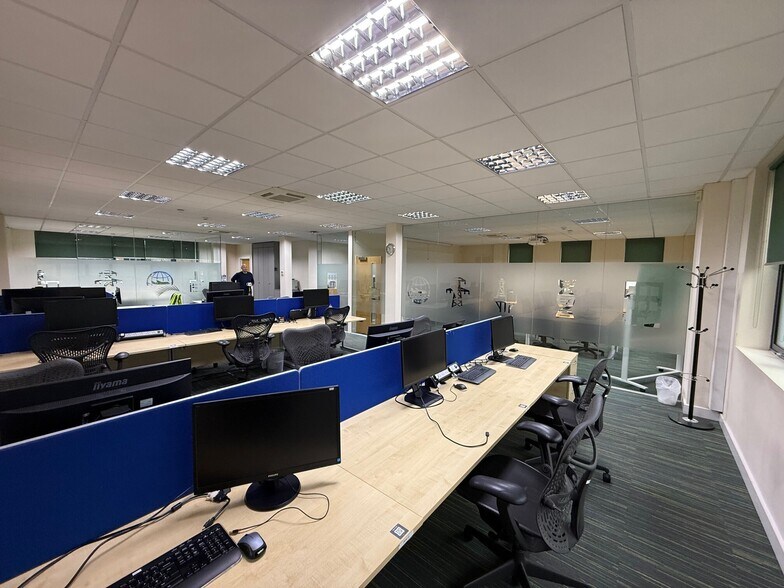 Unit 3 Bell Lane Office Village, Little Chalfont, Amersham en venta - Foto del edificio - Imagen 3 de 10