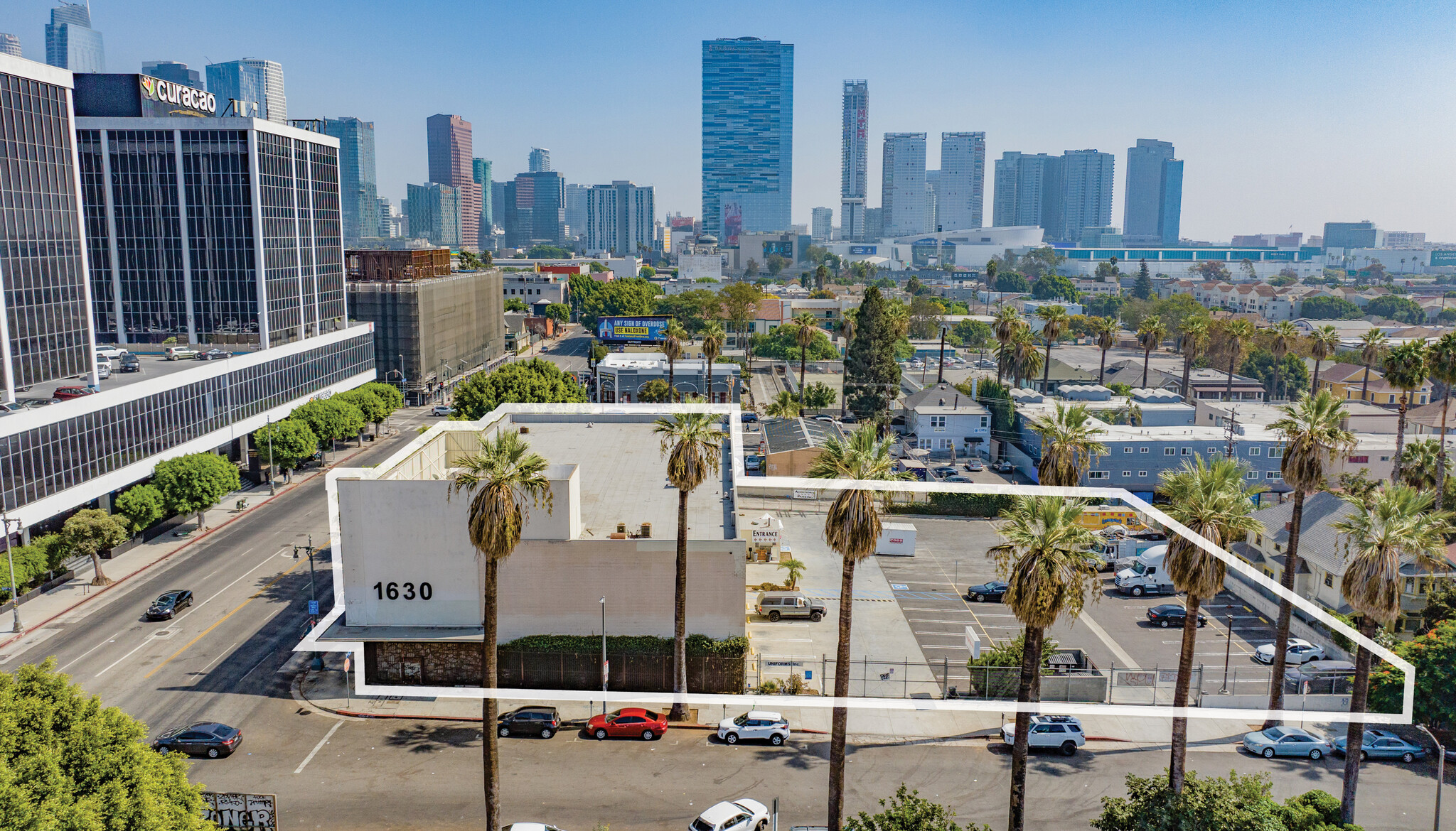 Oficina en Los Angeles, CA en venta Foto del edificio- Imagen 1 de 1