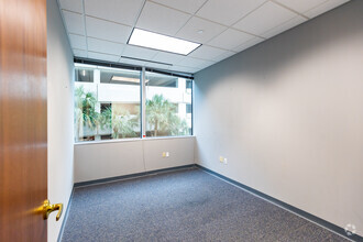 2400 E Commercial Blvd, Fort Lauderdale, FL en alquiler Foto del interior- Imagen 2 de 7