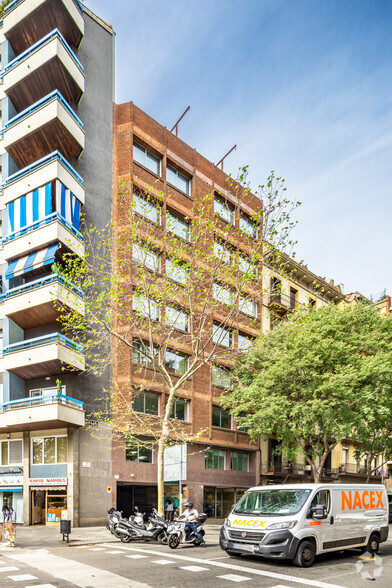 Carrer de Nàpols, 227, Barcelona, Barcelona en alquiler - Foto del edificio - Imagen 2 de 5