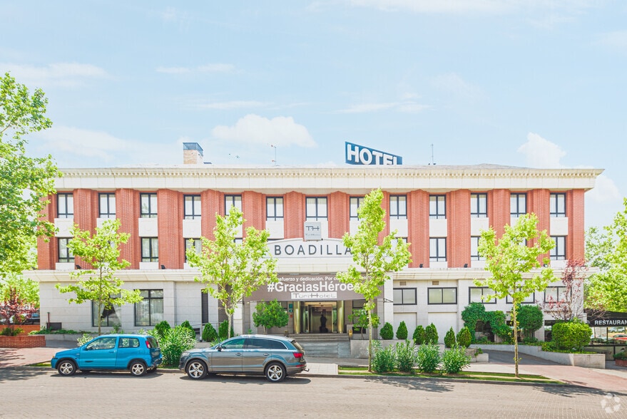 Calle Labradores, S/N, Boadilla del Monte, Madrid en alquiler - Foto del edificio - Imagen 3 de 4