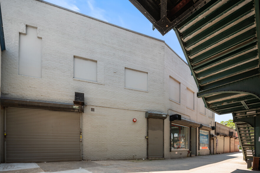 2067 McDonald Ave, Brooklyn, NY en alquiler - Foto del edificio - Imagen 2 de 14