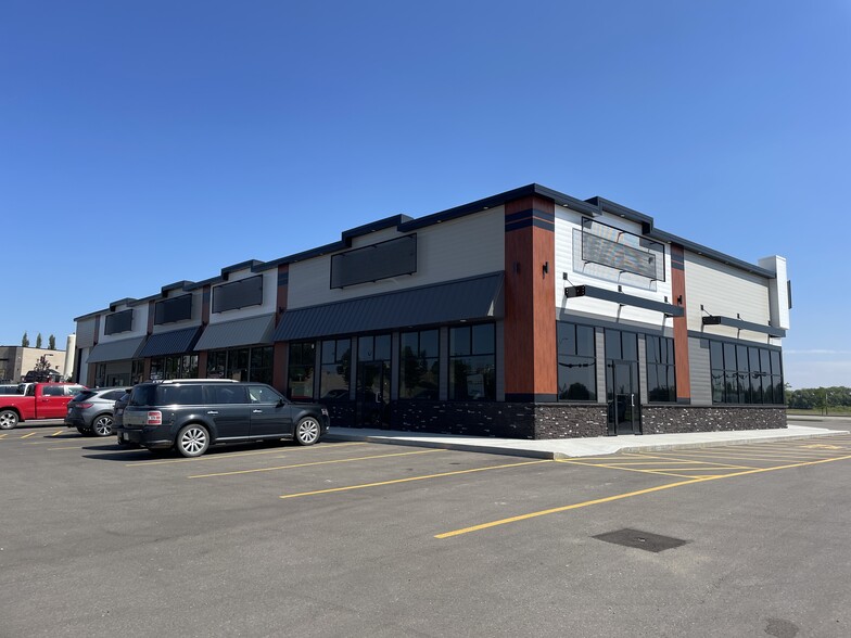 4487 Broadway Ave, Blackfalds, AB en alquiler - Foto del edificio - Imagen 1 de 3