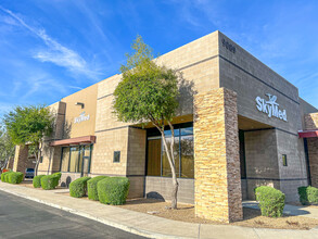 9089 E Bahia Dr, Scottsdale, AZ en alquiler Foto del edificio- Imagen 2 de 5