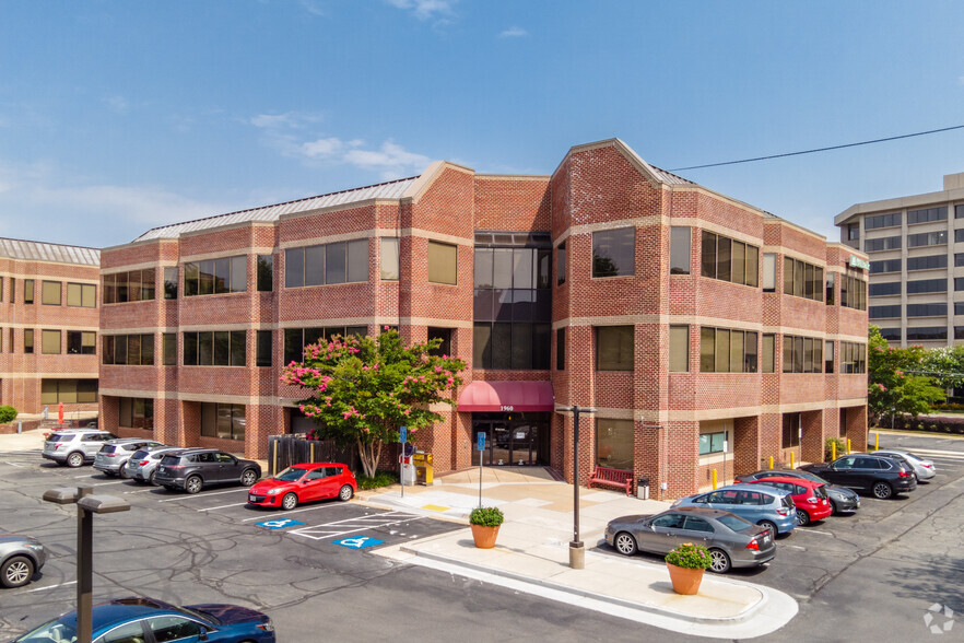 1960 Gallows Rd, Vienna, VA en alquiler - Foto del edificio - Imagen 1 de 5