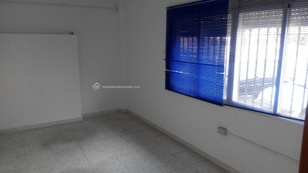 Local en Cáceres en venta - Foto del edificio - Imagen 2 de 5